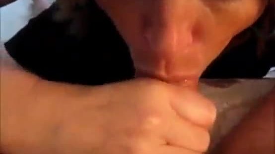 Milf gives the best Amateur BlowJob