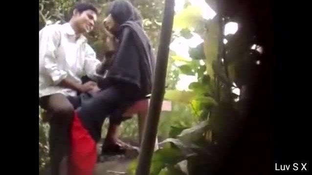 Indian couples fucked in jungle mms