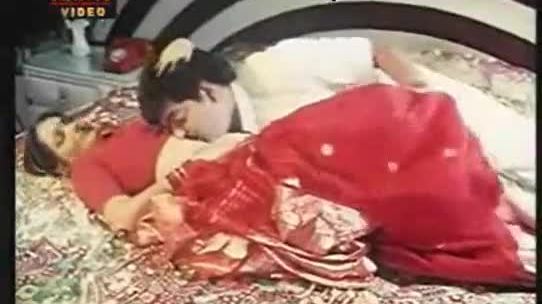 Hot Suhagraat Scene