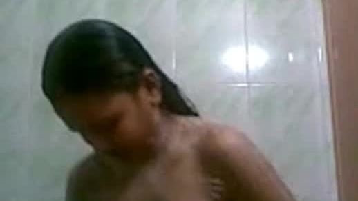 Indian teen takes a shower and gets dressed