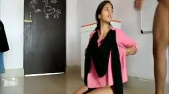 Desi schoolgirl fucked in classroom