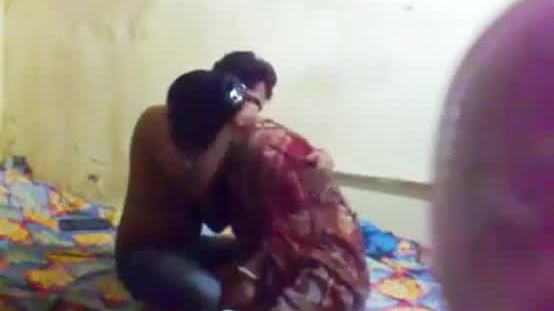 Ugly mature Indian aunty is getting her body