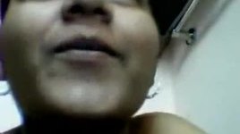 INDIAN AUNTY BOOBS AND CHUT FINGERING ON SKYPE