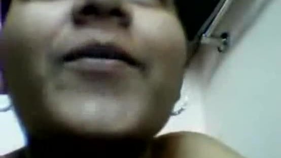 INDIAN AUNTY BOOBS AND CHUT FINGERING ON SKYPE