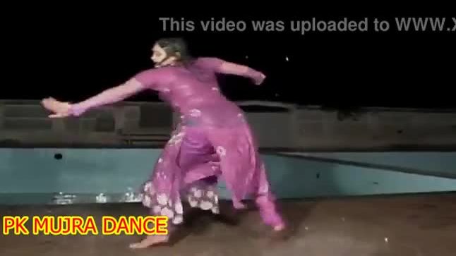 New mujra in rain wet