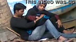 Desi couple caught fucking outdoor