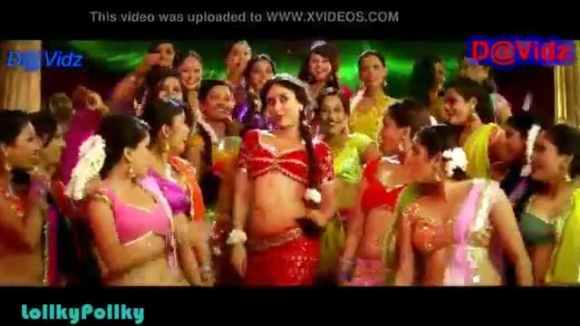 Kareena Hottest Navel Show