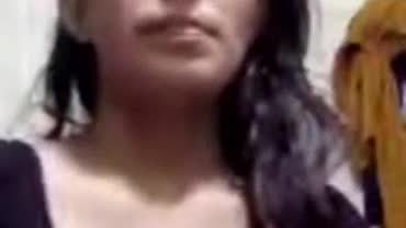 Desi girl showing boobs and pussy on video call