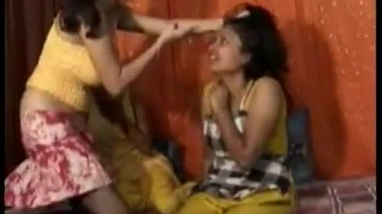 Innocent Indian Girls In Threesome Groupsex Porn