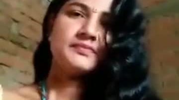 Very hot sexy indian aunty